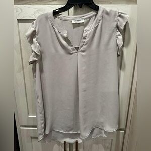 Zenana Off white sleeveless dress shirt